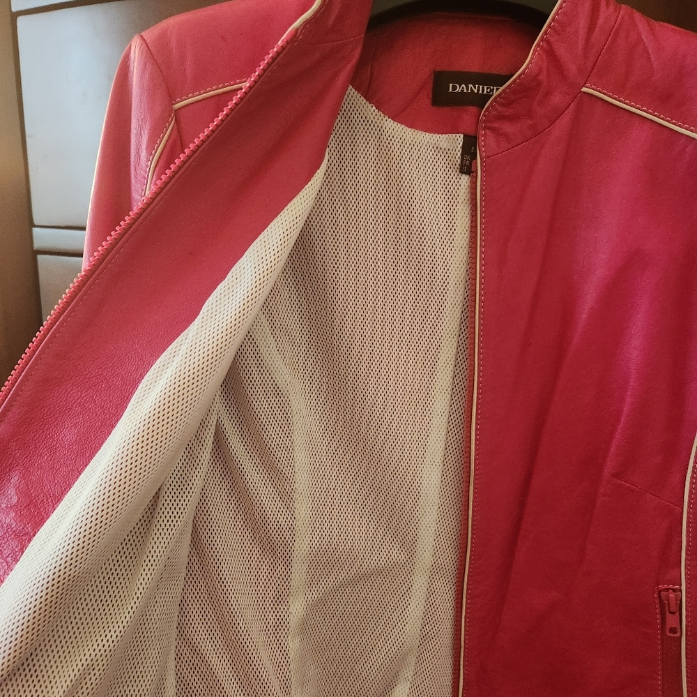 Danier Leather Hot Pink Jacket Size Small - Picture 2 of 4